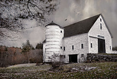 RLV809 - The Old White Barn - 18x12