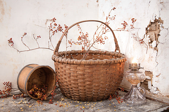 Irvin Hoover HOO112 - HOO112 - Basket Weavers Display - 18x12 Baskets, Rustic, Berries, Still Life, Lantern from Penny Lane